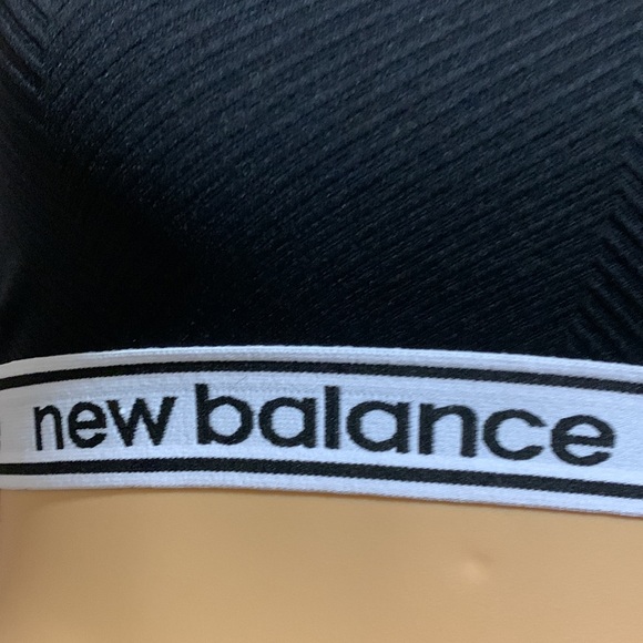 New Balance Sports Bra Black White M - Picture 2 of 11